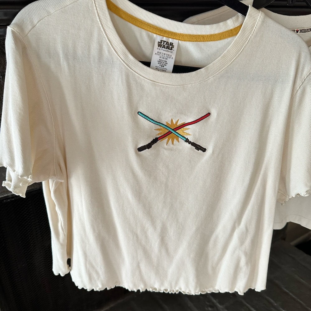 Star Wars Women’s Cream T-Shirt with Lightsaber Design